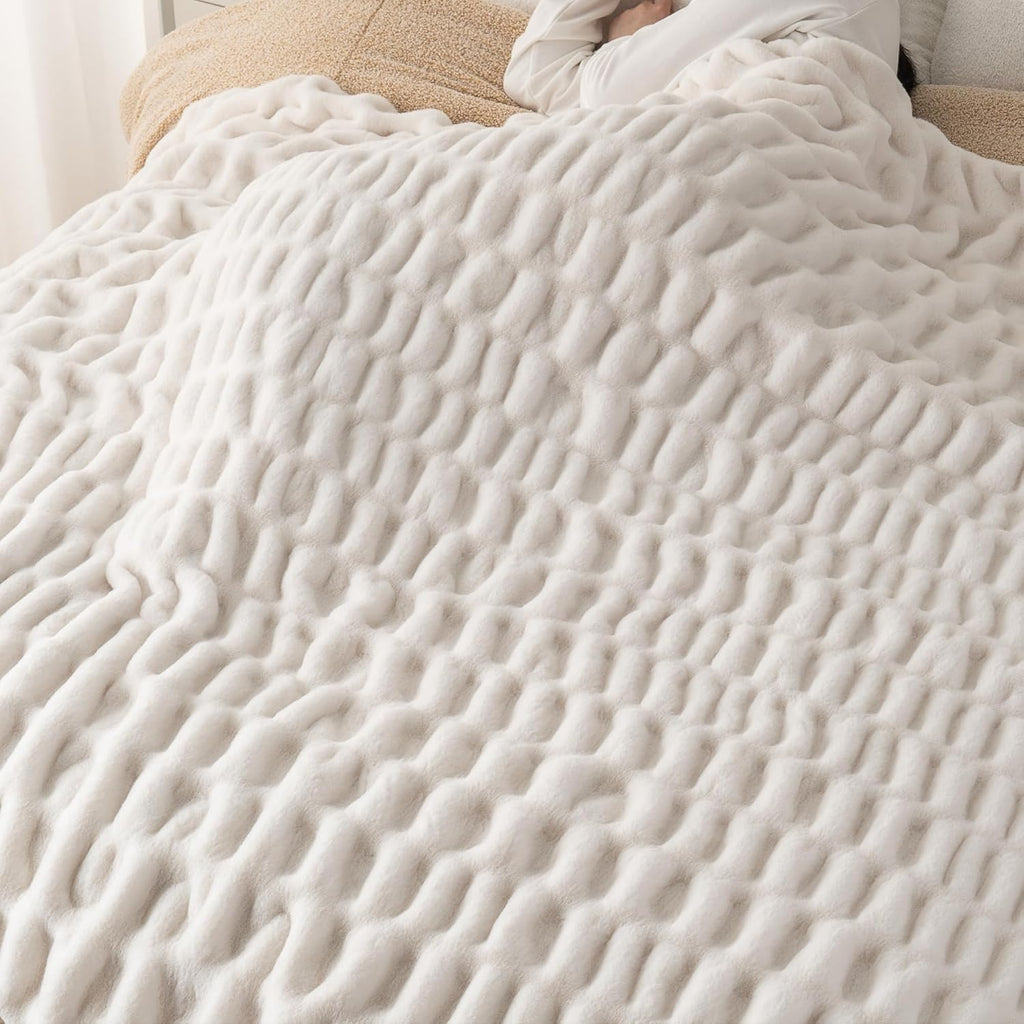 Battilo White Faux Rabbit Fur Throw Blanket, Luxury Plush Ruched Cream Fur Blanket for Sofa Couch, Thick Warm Fluffy Mink Blanket for Bed Chair Sofa 50"X60"(Cream)
