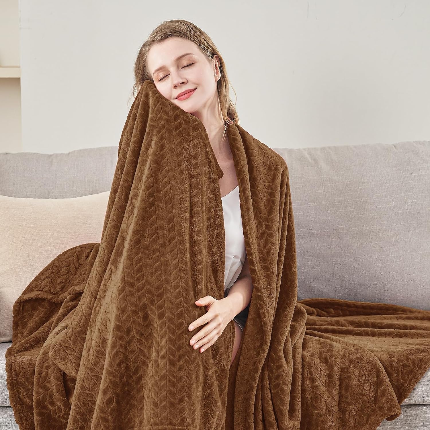 Fleece Twin Blanket for Bed Chocolate Brown Throw Blanket for Couch Super Soft Cozy Warm Blankets and Throws Lightweight Fuzzy Large Blanket for Sofa Bed Office,60X90 Inches