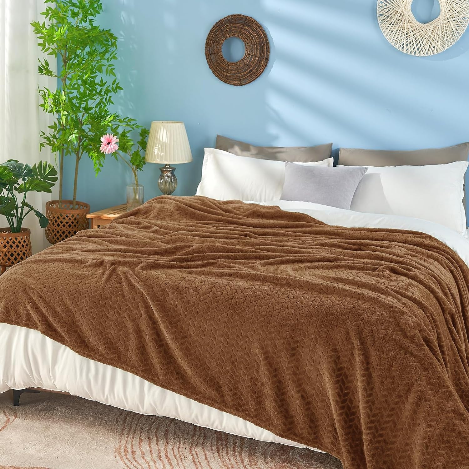 Fleece Twin Blanket for Bed Chocolate Brown Throw Blanket for Couch Super Soft Cozy Warm Blankets and Throws Lightweight Fuzzy Large Blanket for Sofa Bed Office,60X90 Inches