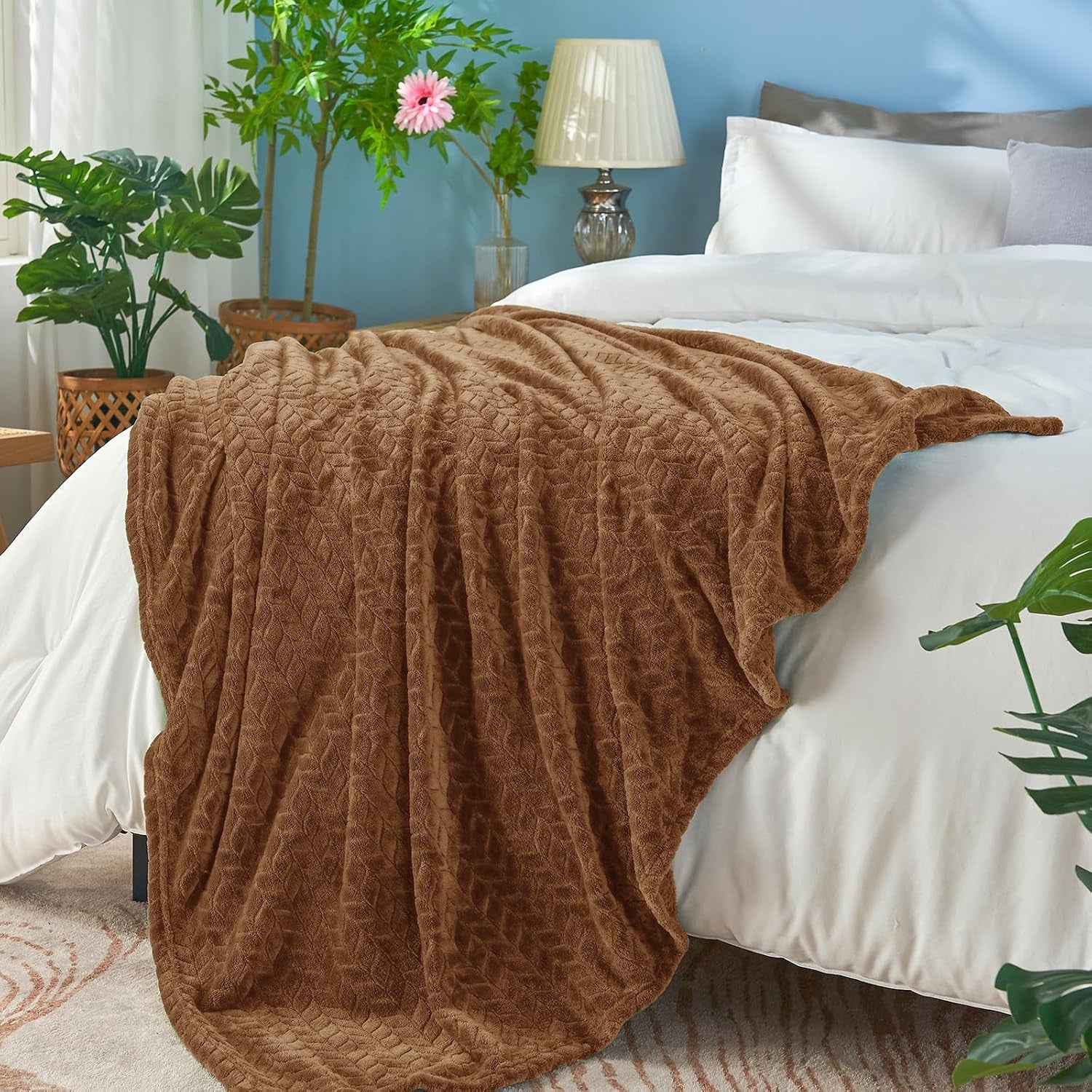 Fleece Twin Blanket for Bed Chocolate Brown Throw Blanket for Couch Super Soft Cozy Warm Blankets and Throws Lightweight Fuzzy Large Blanket for Sofa Bed Office,60X90 Inches