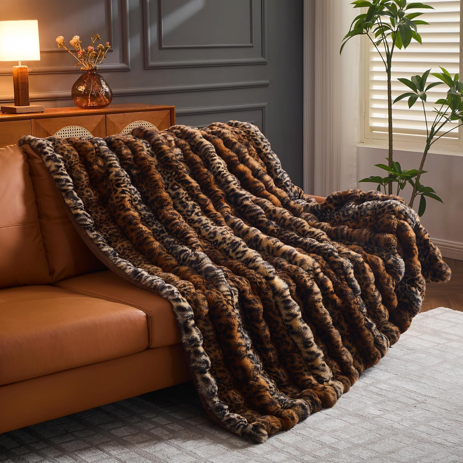 Leopard Throw Blanket 50''X60'', 750 GSM Double Sided Faux Fur Blankets and Throws for Bed Sofa Travel and Camping, Super Soft Cozy Fluffy Plush Blanket, Cheetah Print Blankets for All Seasons