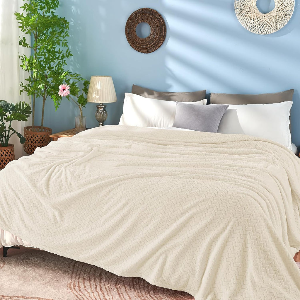 Fleece Twin Blanket for Bed Cream White Throw Blanket for Couch Super Soft Cozy Warm Blankets and Throws Lightweight Fuzzy Large Blanket for Sofa Bed Office,50X60 Inches