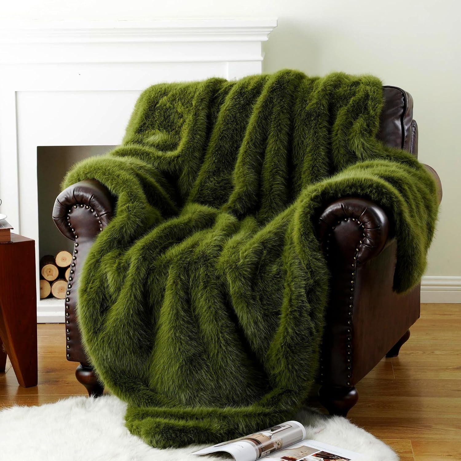 Luxury Fluffy Green Faux Fur Throw Blanket, Cozy Warm Fur Blanket for Couch, Sofa, Chair, Bed, Plush Fuzzy Fur Throws with Long Pile, 50"X60"