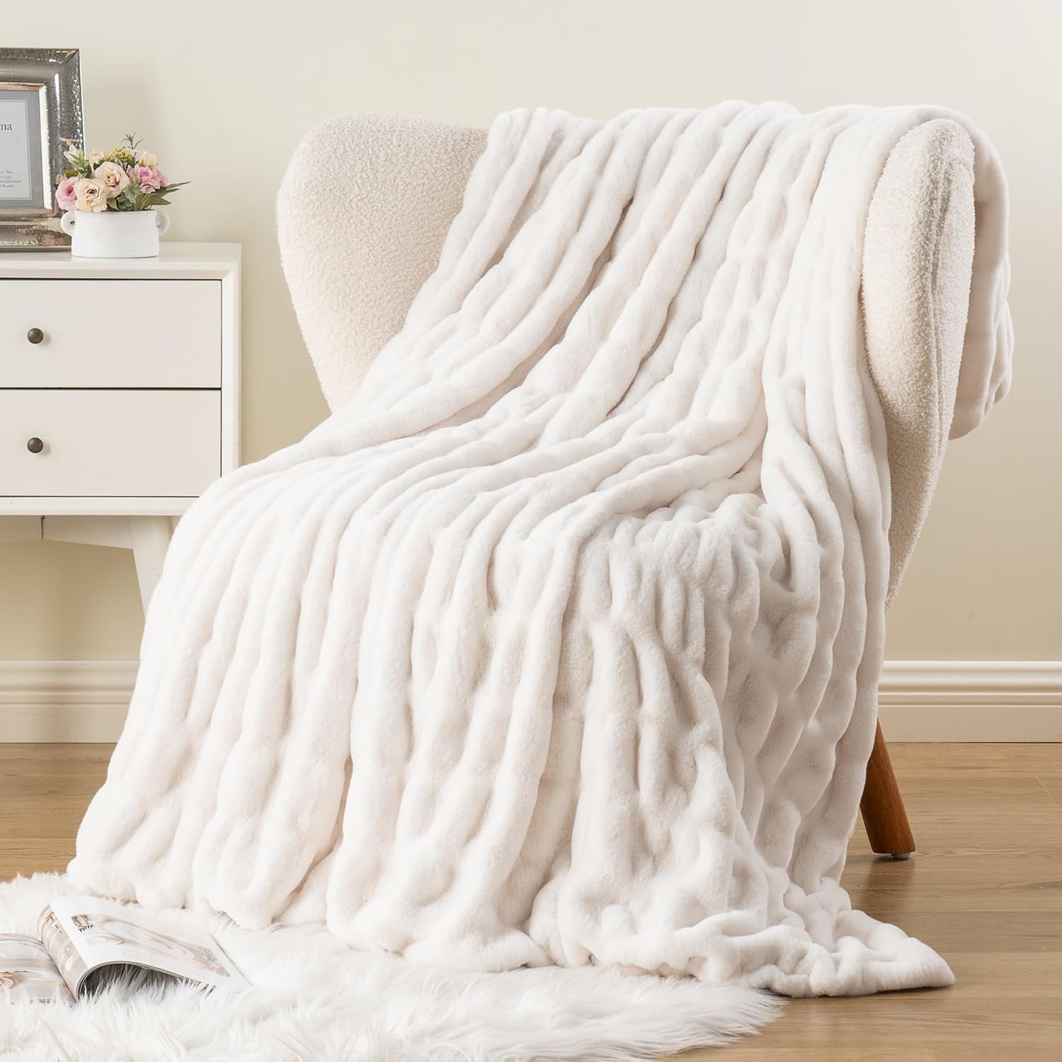 Battilo White Faux Rabbit Fur Throw Blanket, Luxury Plush Ruched Cream Fur Blanket for Sofa Couch, Thick Warm Fluffy Mink Blanket for Bed Chair Sofa 50"X60"(Cream)