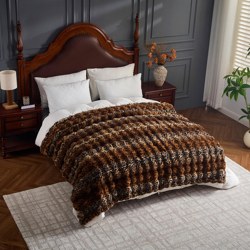 Leopard Throw Blanket 50''X60'', 750 GSM Double Sided Faux Fur Blankets and Throws for Bed Sofa Travel and Camping, Super Soft Cozy Fluffy Plush Blanket, Cheetah Print Blankets for All Seasons