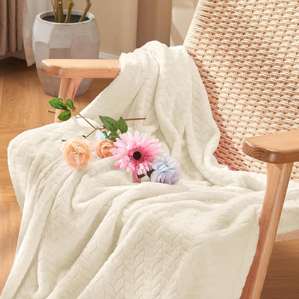 Fleece Twin Blanket for Bed Cream White Throw Blanket for Couch Super Soft Cozy Warm Blankets and Throws Lightweight Fuzzy Large Blanket for Sofa Bed Office,50X60 Inches